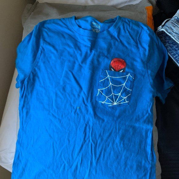 vans Spiderman shirt - Picture 2 of 3